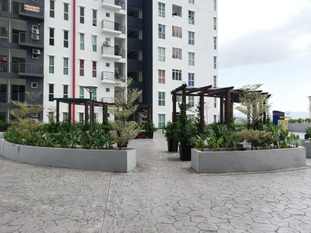 Homestay Semenyih 3 Bedroom Apartment By Kasyaf Exterior foto
